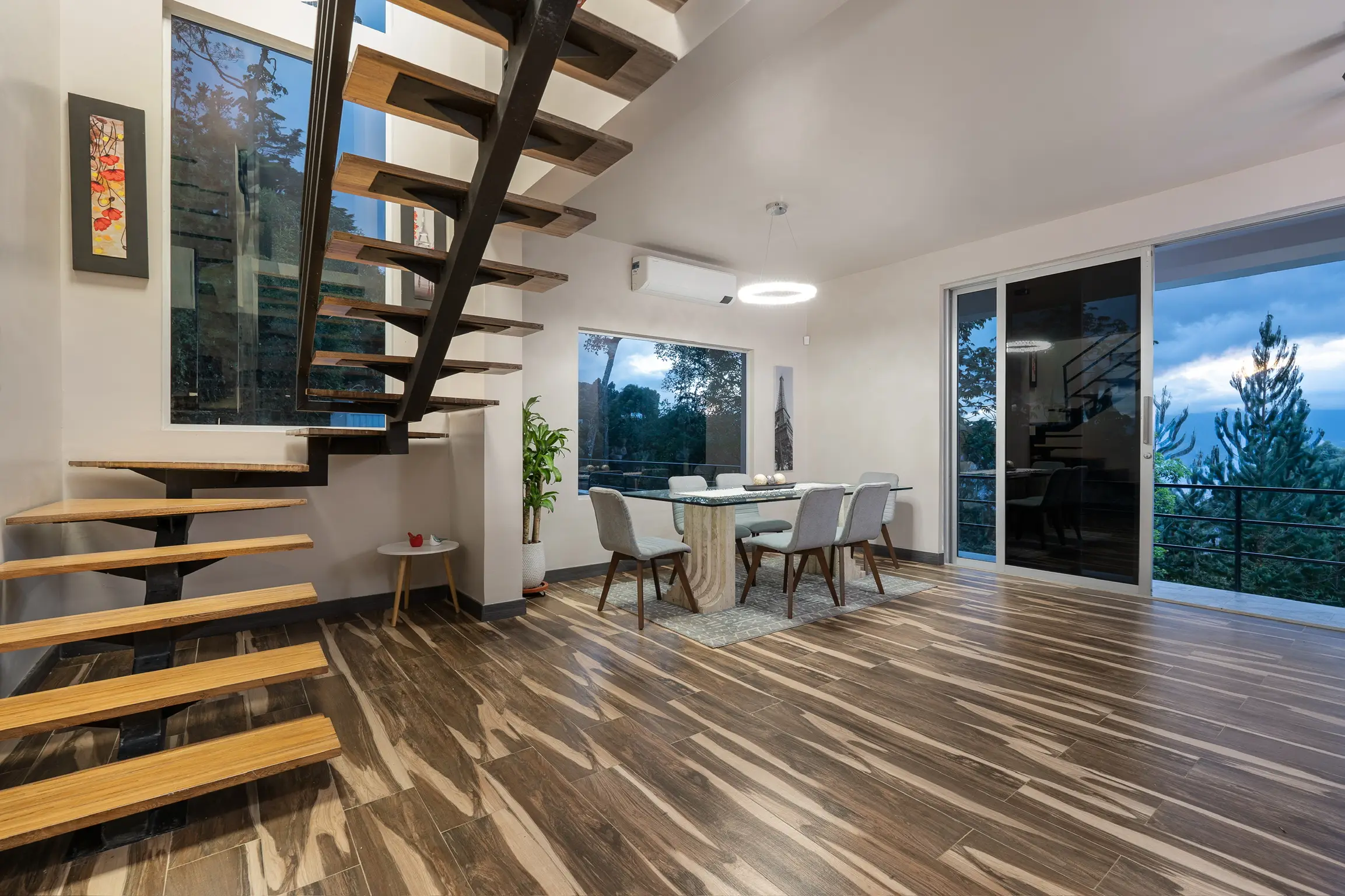 DiningArea1